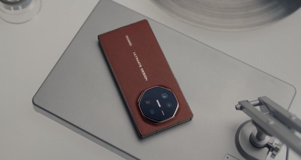 Huawei prépare le lancement du Mate XT triplement plié
